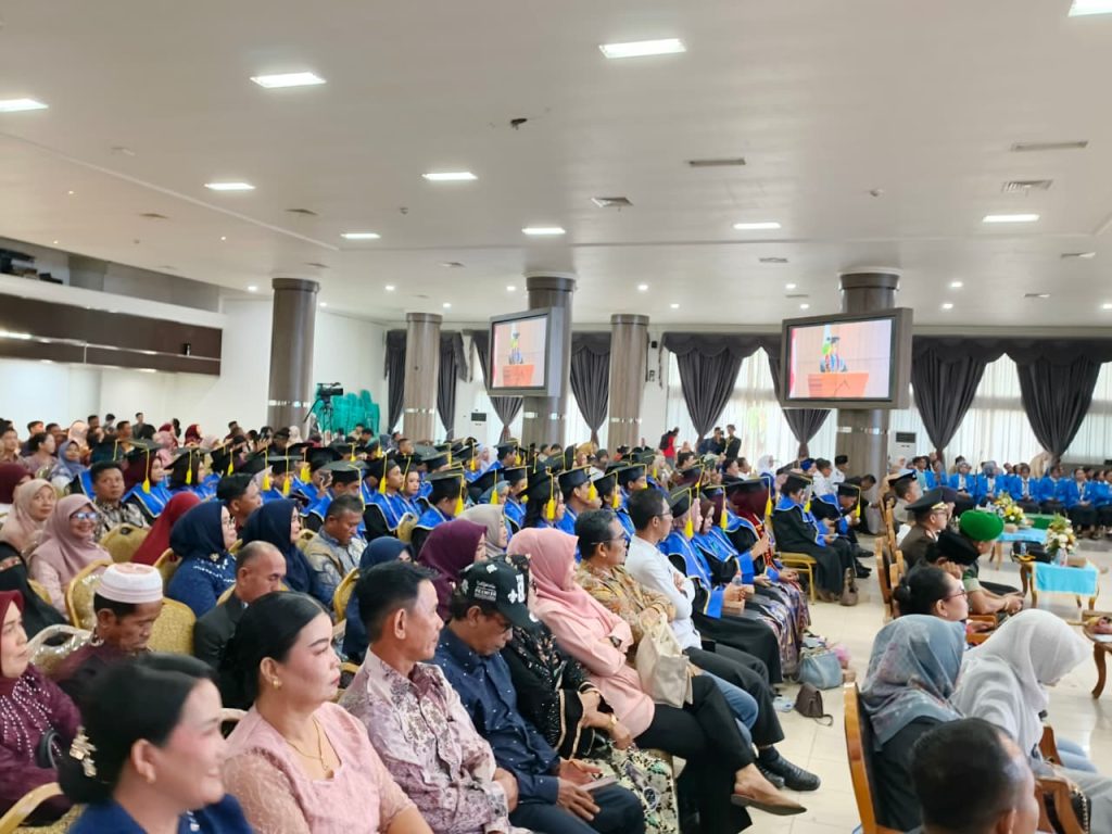Wisuda Stiper
