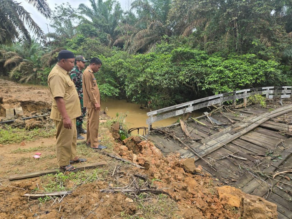 jembatan tepian indah rusak