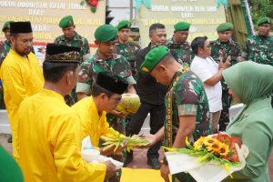 Letkol Czi Zainal Abidin Resmi Pimpin Kodim 0909/Kutai Timur, Disambut Tradisi Tepung Tawar