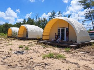 Pantai Marang Dilengkapi Glamping dan Kabin House, Tarik Aktivitas Wisatawan
